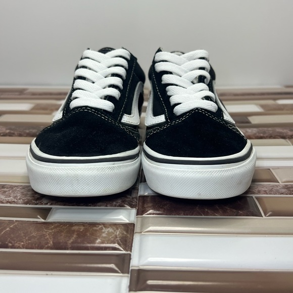 Kids Van's Old Skool Skate Shoe. Black and white size 3 unisex Boy or girl. - Picture 8 of 16